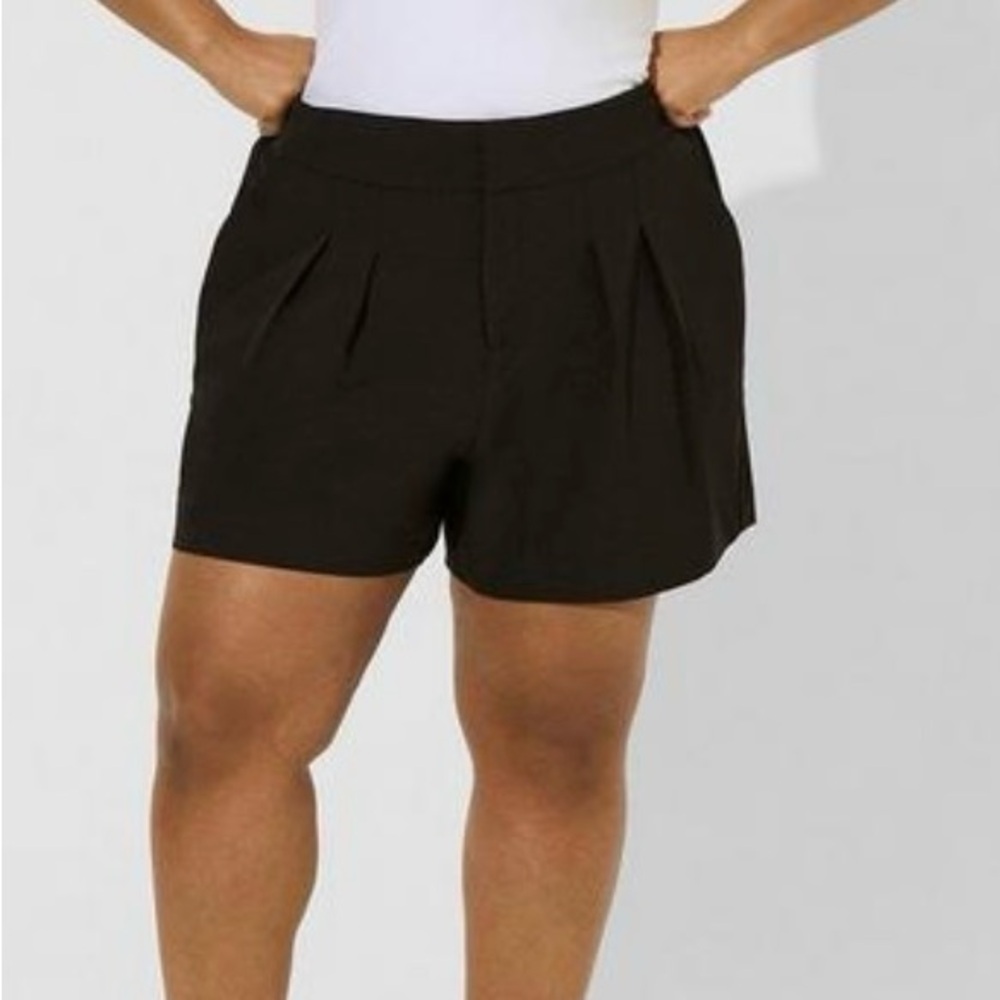 NWT Wide Leg Studio Crepe Short Deep Black. Size: 18 - Picture 2 of 9